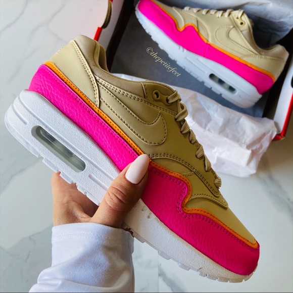 Nike Shoes - NWT Nike air max 1